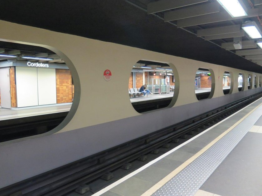 Метрополитен мне