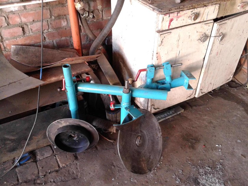 Дисковый плуг для мотоблока