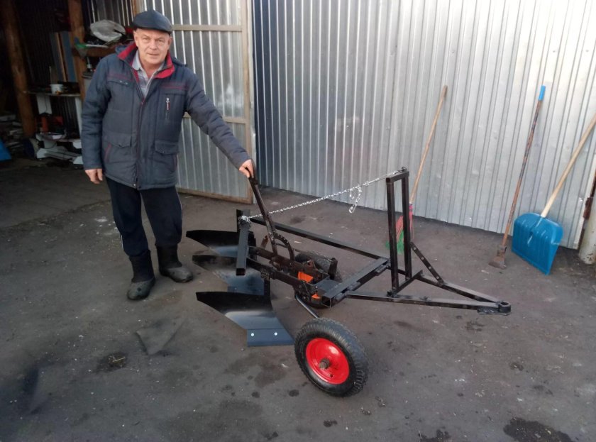 Прицепной плуг для квадроцикла