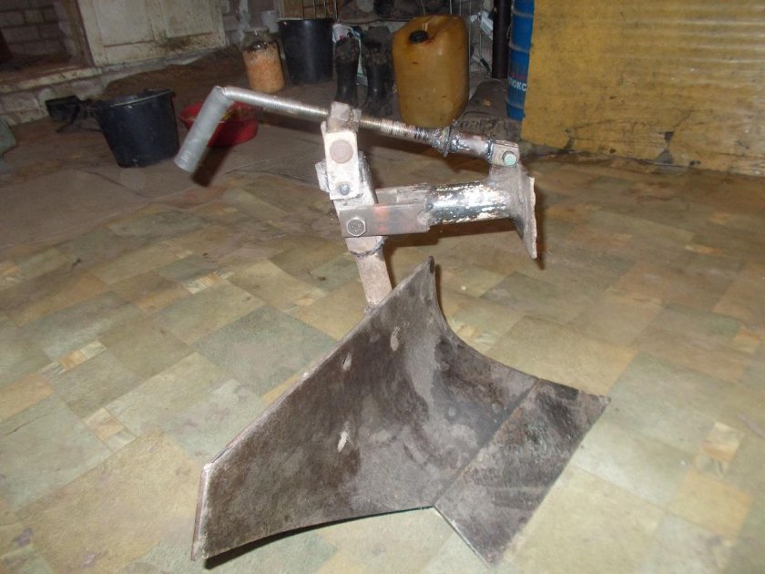 Конный плуг переделан для МТЗ 05