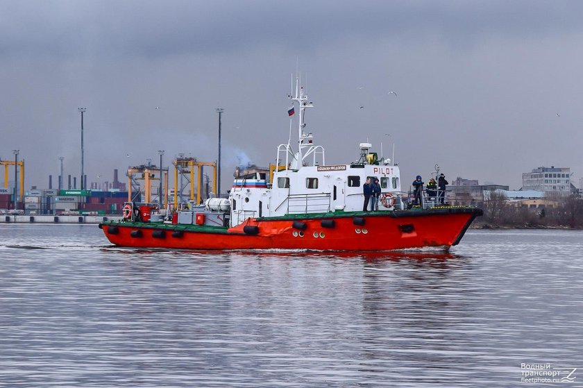 Лоцманский катер пр 1459