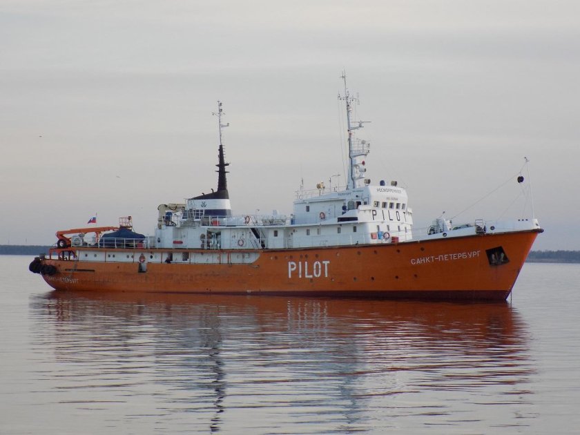 Лоцманское судно Санкт-Петербург