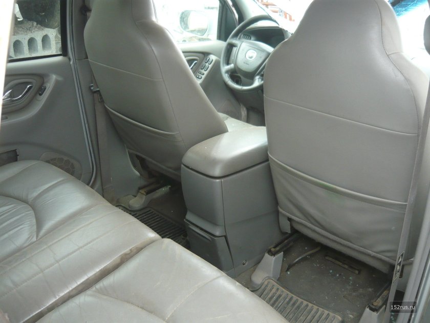 Mazda Tribute салон