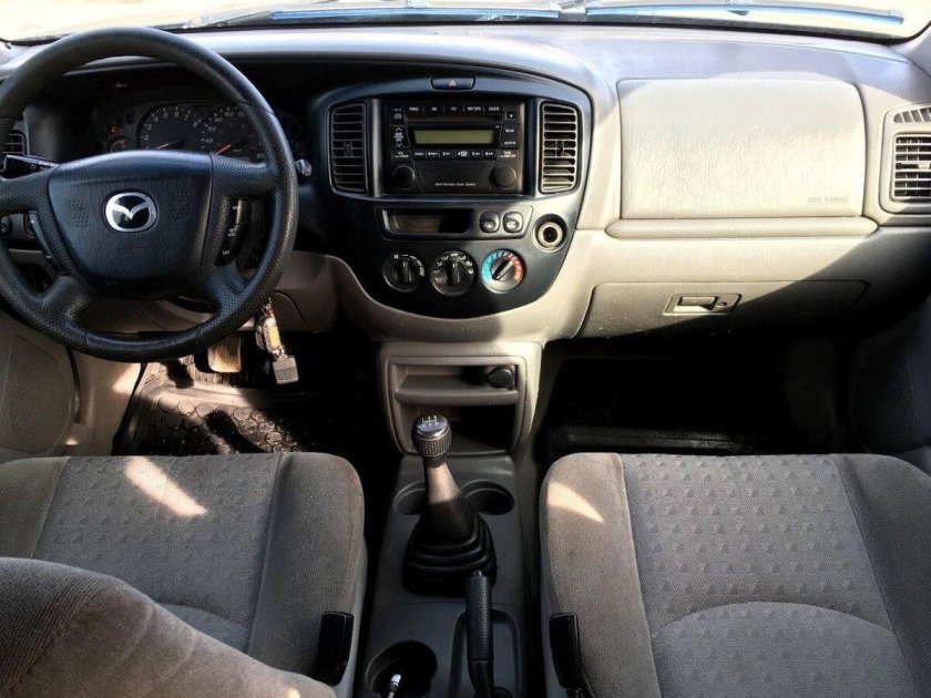 Mazda Tribute 2001 салон
