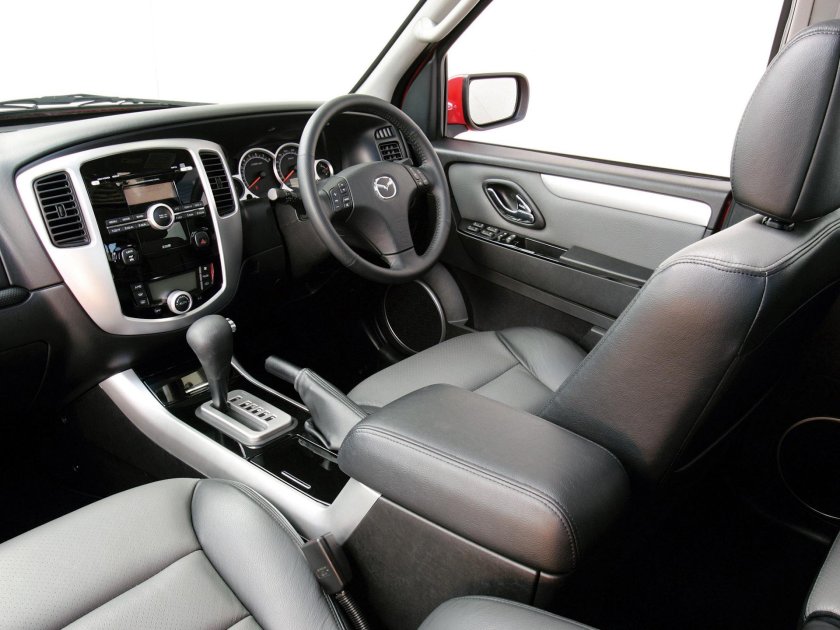 Мазда трибьют 3.0 салон