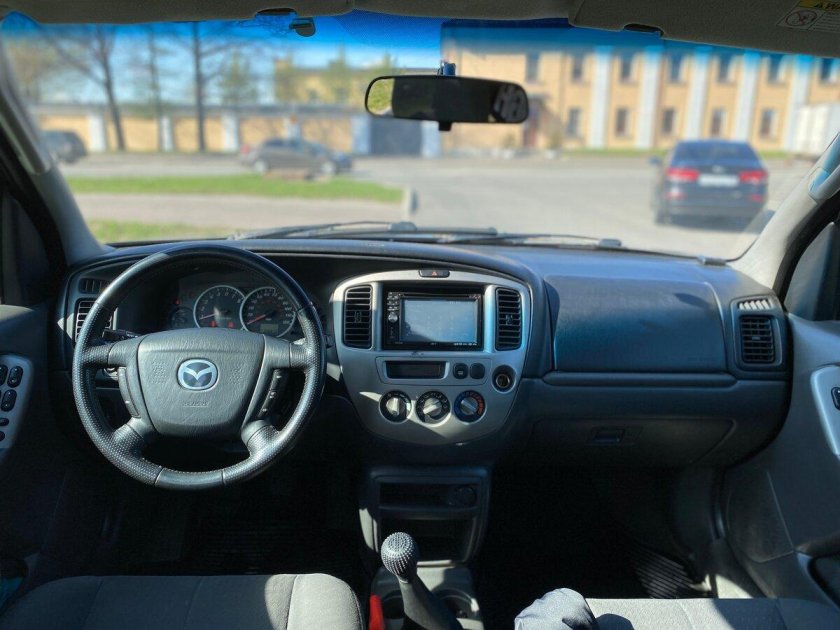 Mazda Tribute 2001 салон