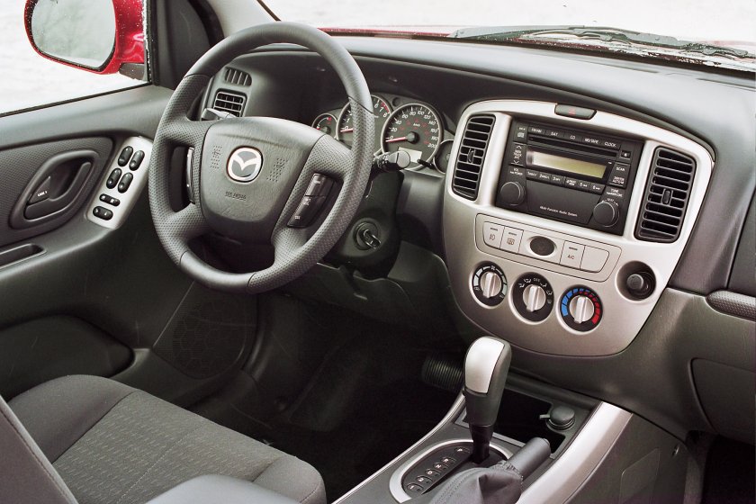 Мазда трибьют 2001