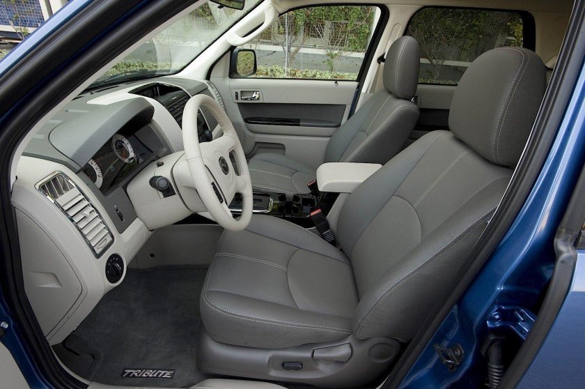 Mazda Tribute 2002 салон