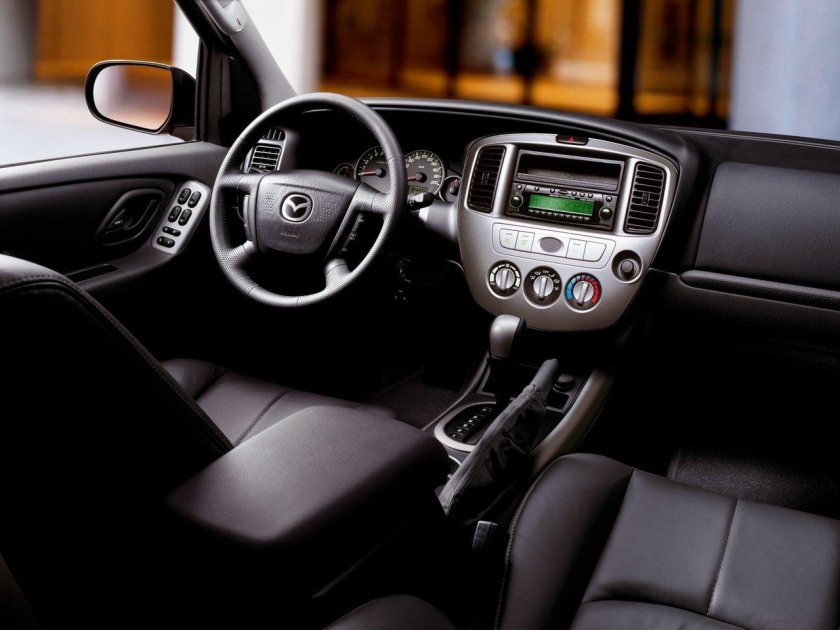 Мазда трибьют 2004 салон