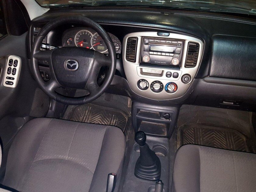 Мазда трибьют 2004 салон