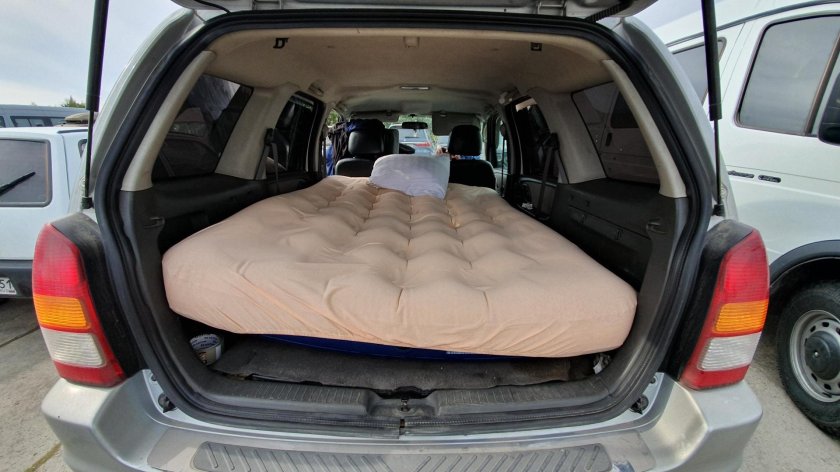 Мазда трибьют 2001 багажник