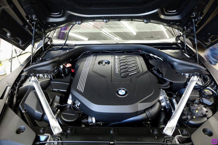 BMW x7 под капотом