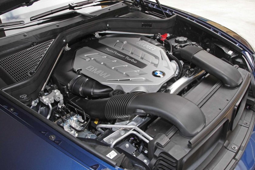 BMW e70 под капотом