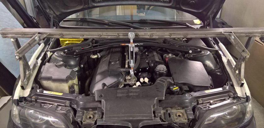 Распорка двигателя БМВ е60