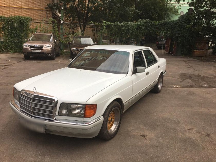 Mercedes w126 White