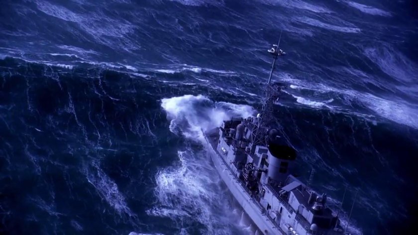 Корабль в шторм