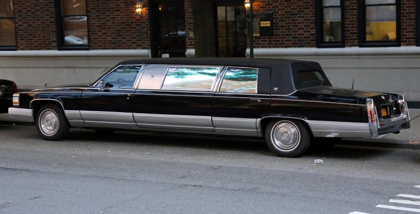 Лимузин Cadillac Brougham