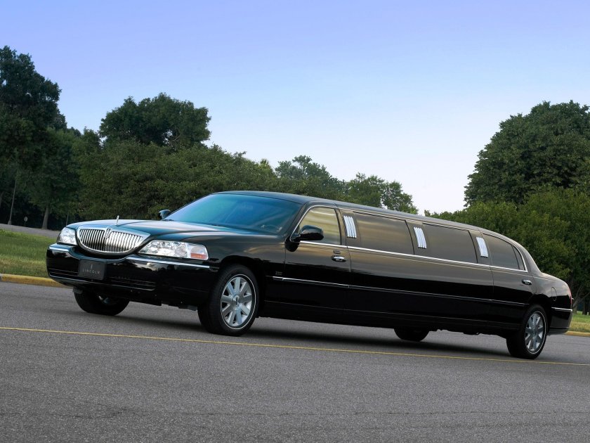 Линкальнтаункар лимузин
