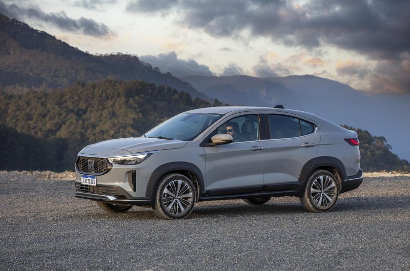 Фиат Фастбэк