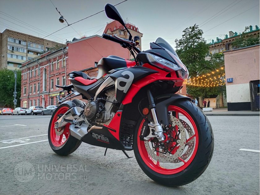 Мотоцикл Aprilia Tuono 660 e5