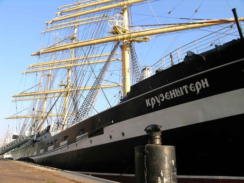 Адмирал Крузенштерн пароход