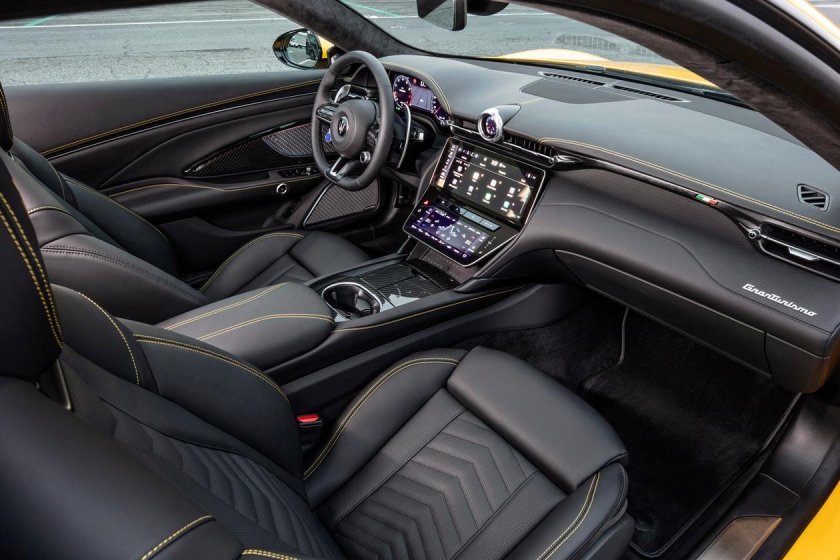 Maserati GRANTURISMO салон