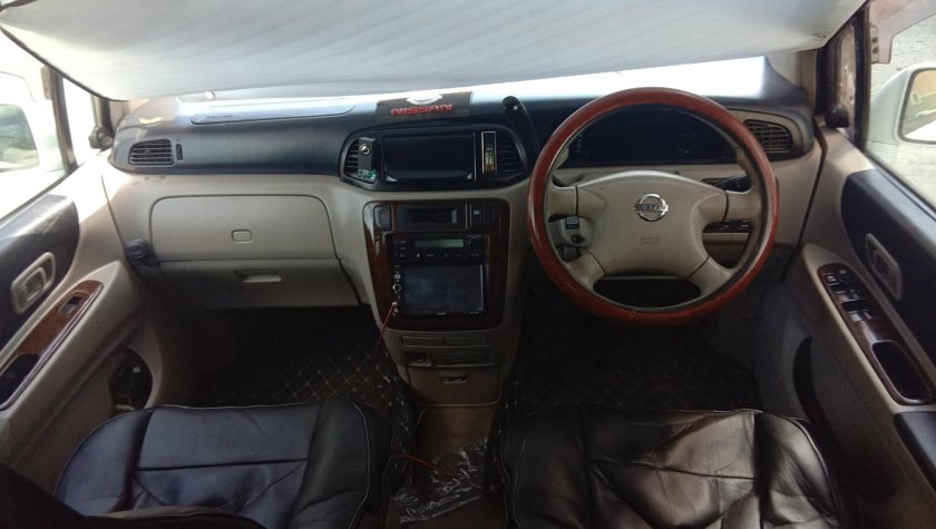 Nissan Liberty 2001 салон