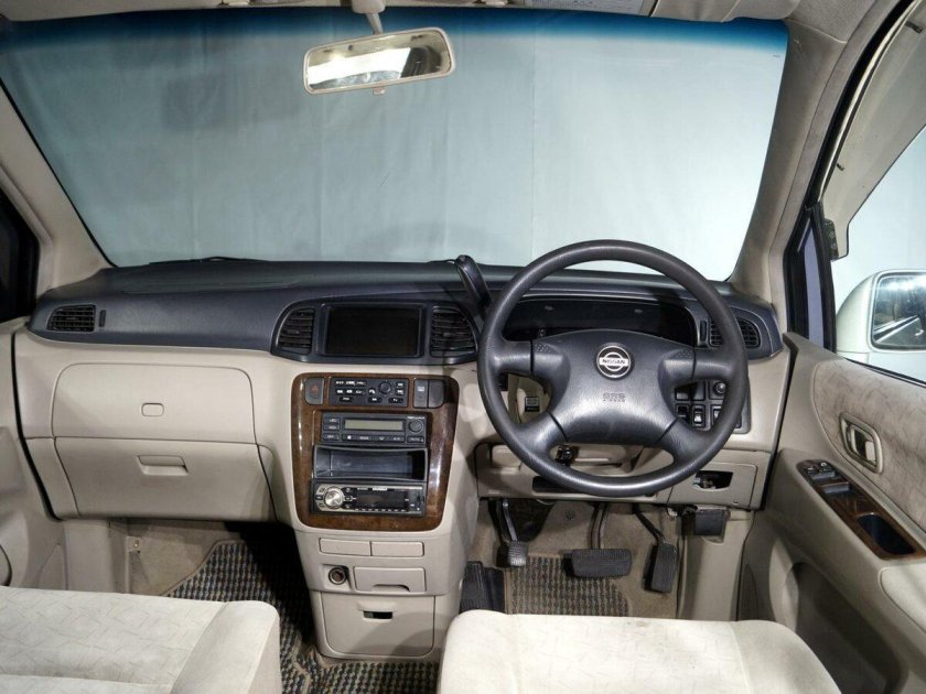 Nissan Liberty 2001