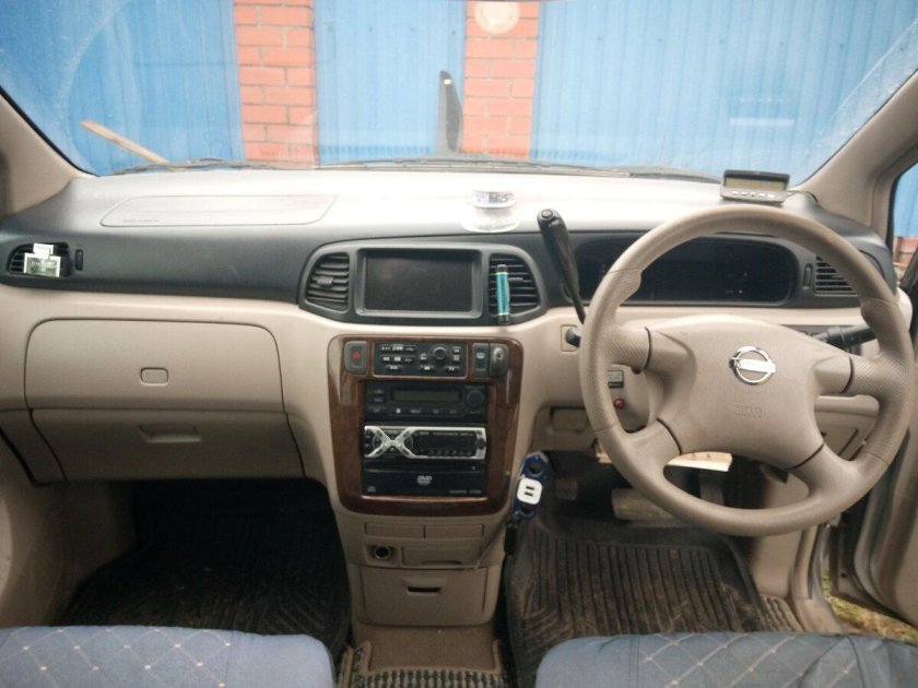 Ниссан Либерти 2002