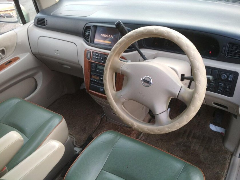 Ниссан Либерти 2003 салон