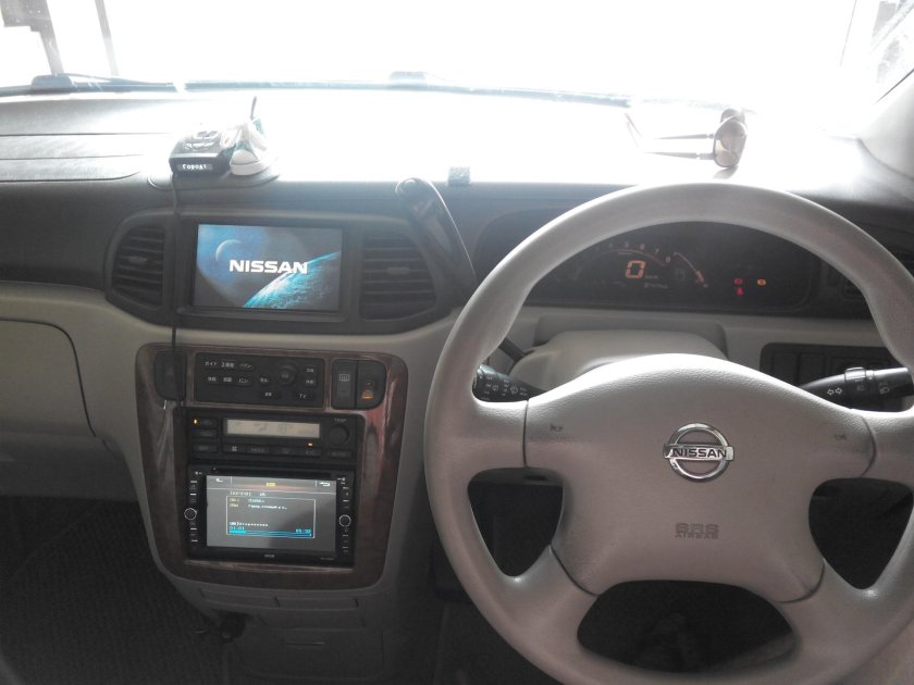 Ниссан Либерти 2001 салон