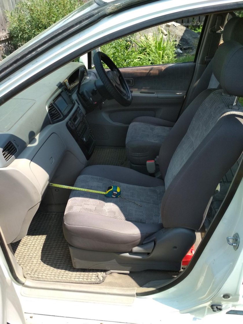 Подлокотник Ниссан Либерти