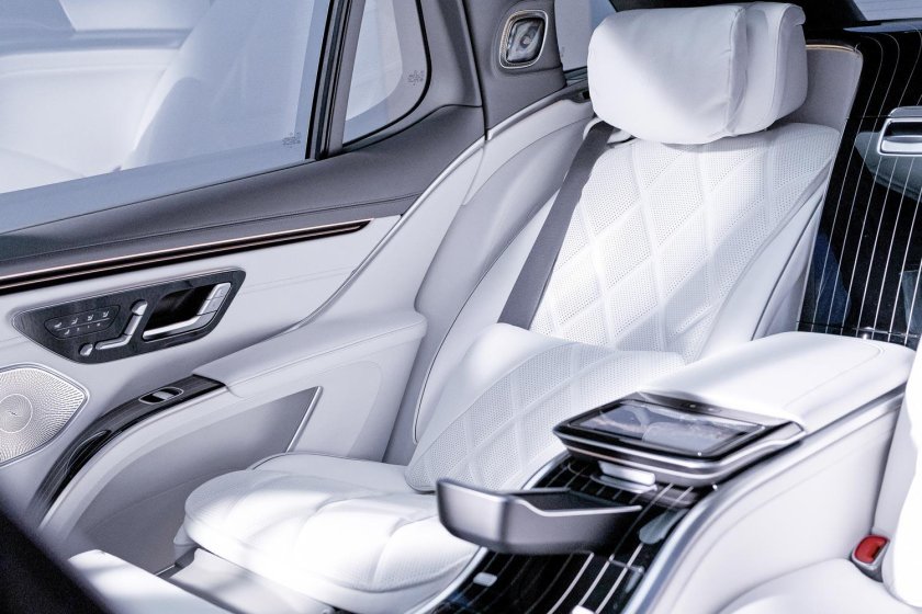 Mercedes-Maybach EQS 680 SUV