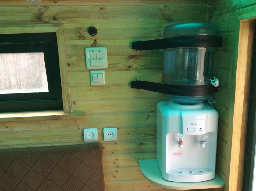 Кулер с генератором льда