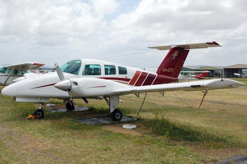 Beechcraft Duchess 76