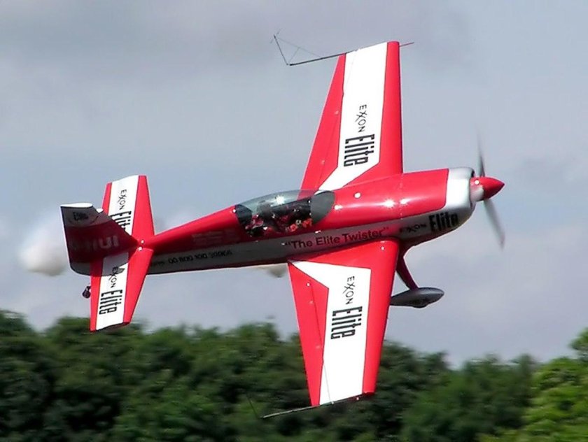 Extra 300s самолет