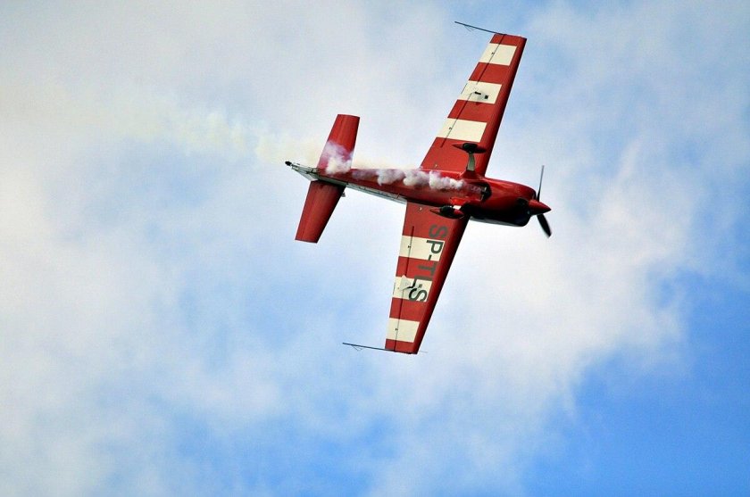 Extra 330 в небе