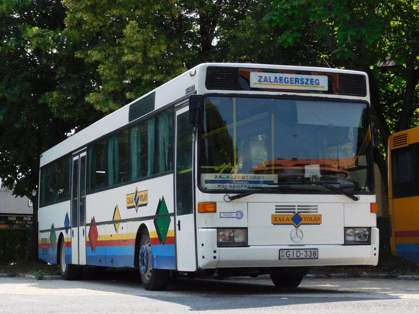 Автобус Mercedes Benz o407