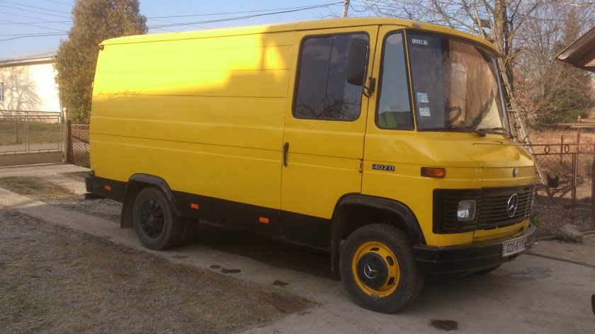 Мерседес т2 407д