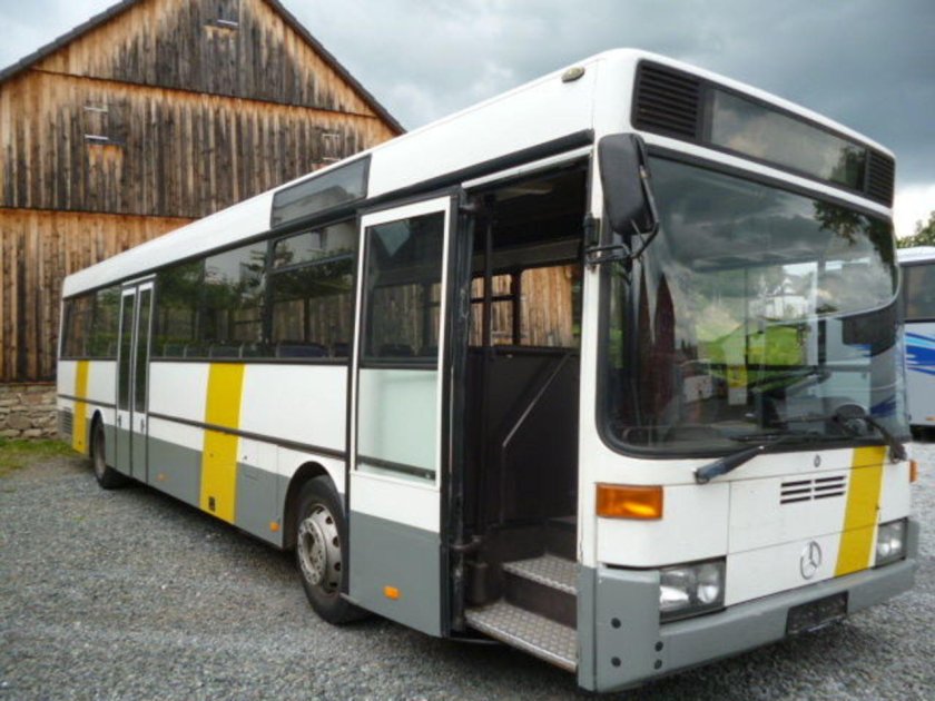 Автобус Мерседес Бенц о407