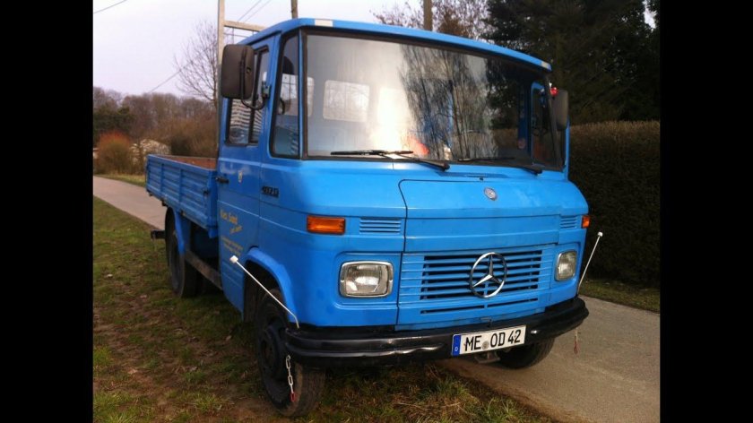 Mercedes-Benz 407d