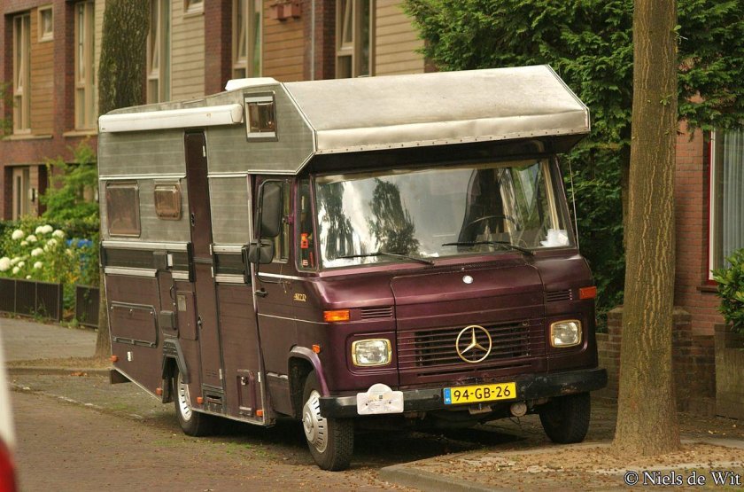 Mercedes-Benz 407d