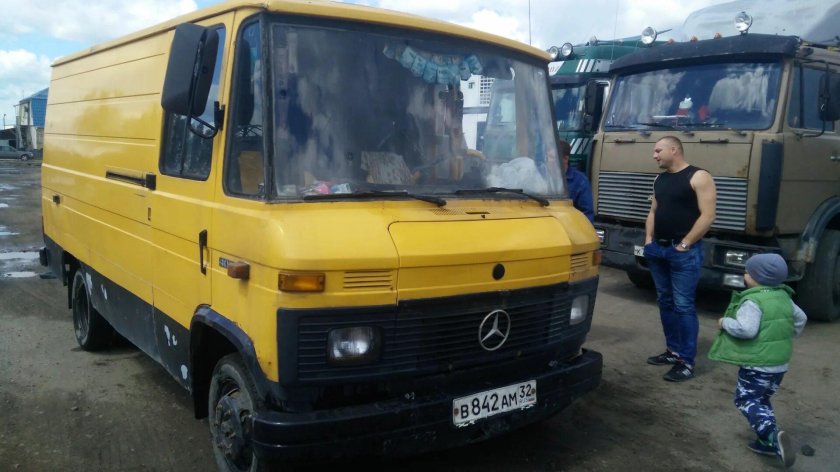 Мерседес 407d