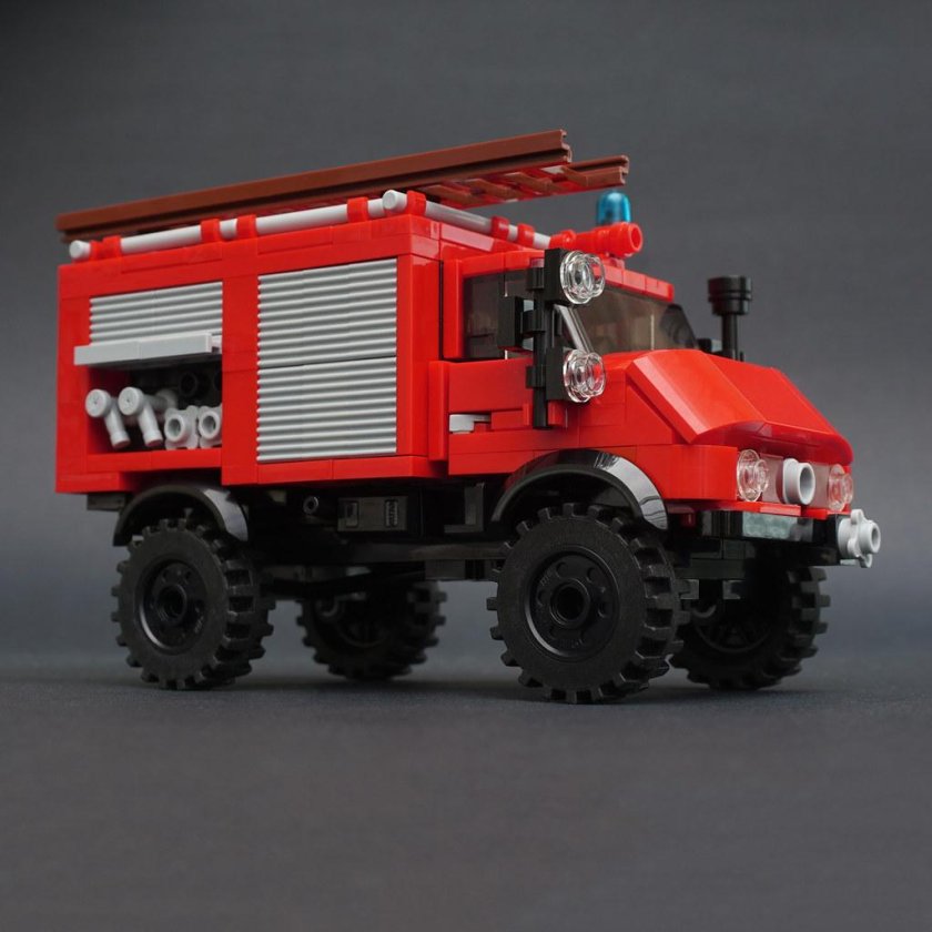 LEGO Mercedes Unimog