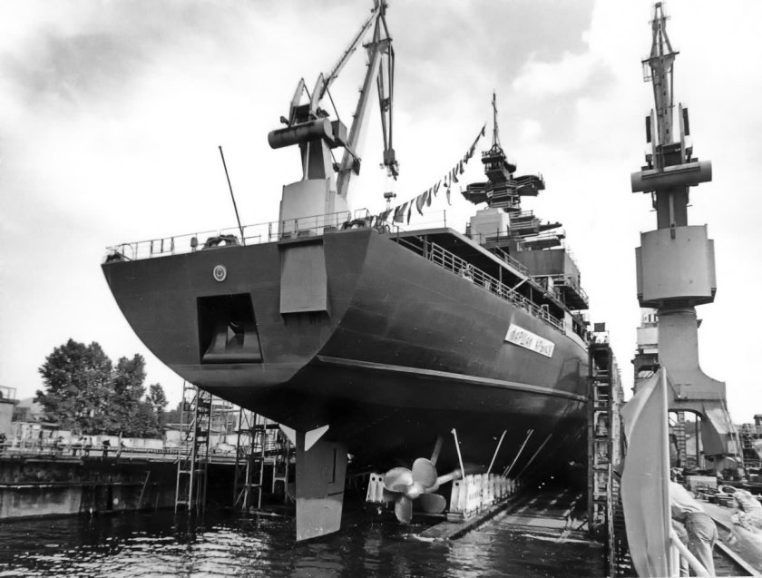 Корабль Крылов во Владивостоке