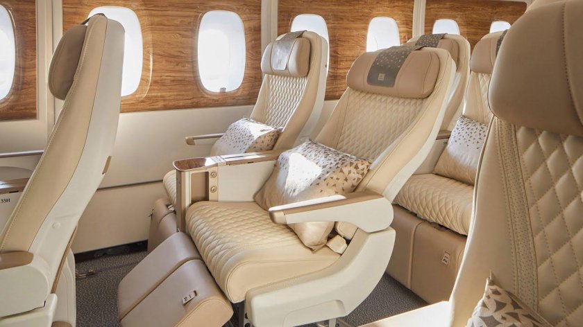 Самолет Emirates a380 салон