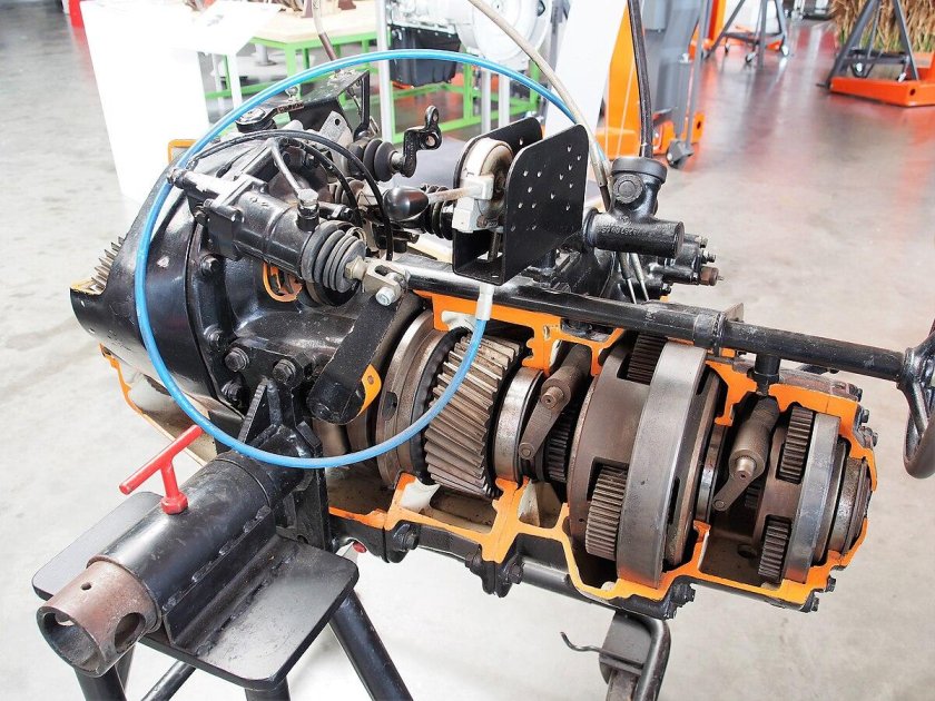 Двигатель унимог435