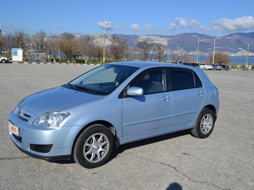 Тойота Королла 2006 хэтчбек 1.6