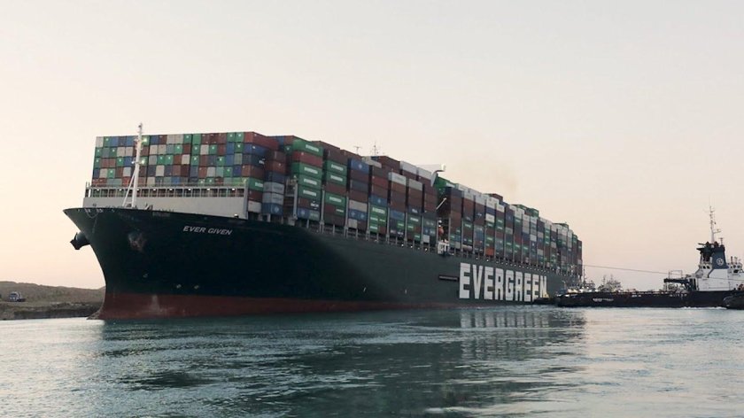 Контейнеровоз ever given в Суэцком канале