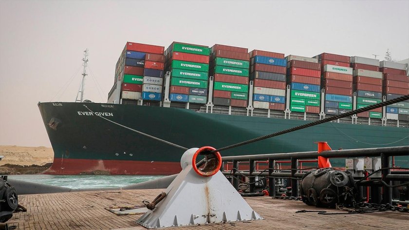 Evergreen судно в Суэцком канале